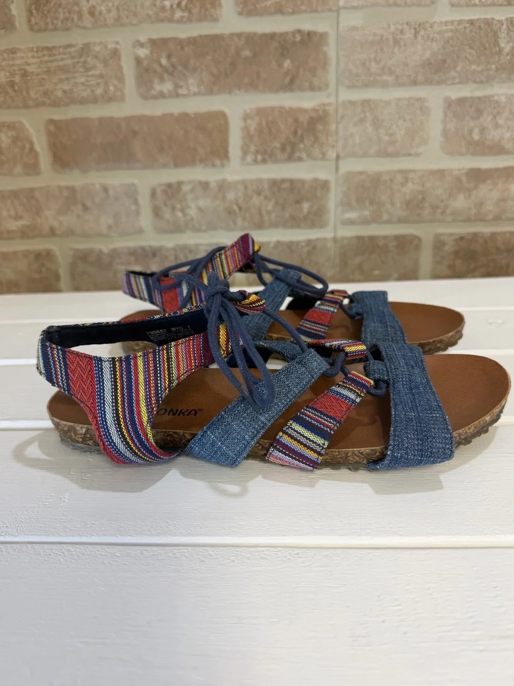 Minnetonka Lace-Up Boho Sandals Denim & Southwest Print Women’s Size 7